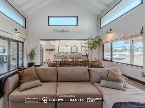 CASA EN VENTA de 4616m2 con costa de Rio Quilquihue | Lolog | San Martín de los Andes.