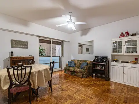 Venta. Departamento. 3 Ambientes. Austria y Arenales.