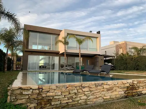 Deán Funes, Cno. A S. Benito 4000