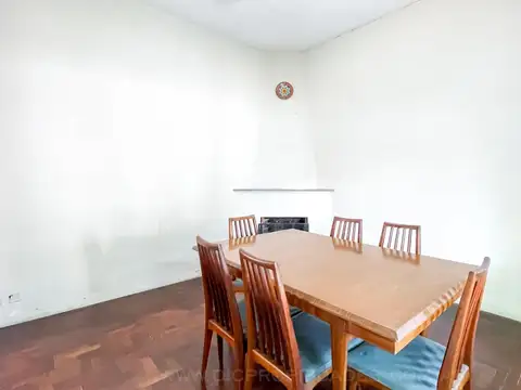 Carlos Calvo al 2400 entre Marconi y Nicaragua