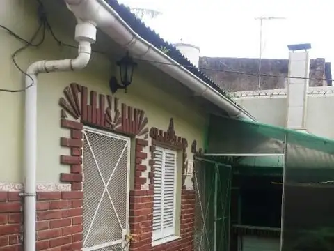 Casa 3 ambientes con 2 baños
