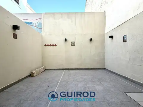 Depto Tipo Casa en Venta con 1 cocheras