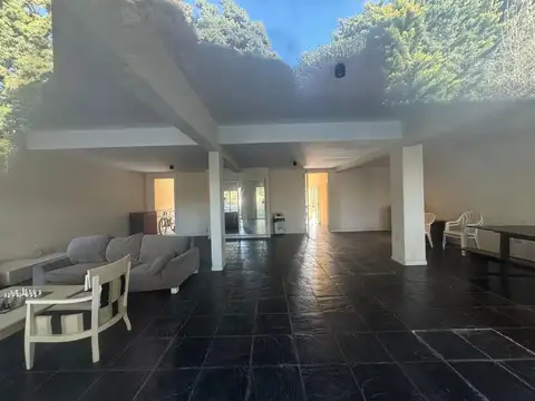 Departamento amoblado .-