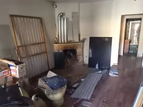 Casa en Venta con 3 cocheras