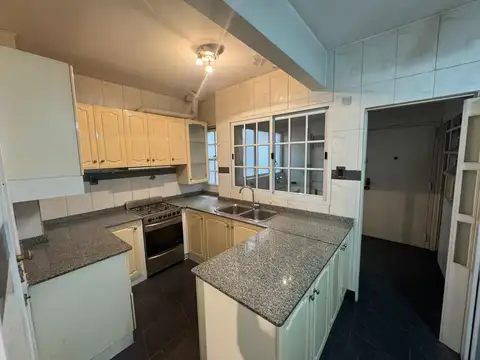 Departamento 4 ambientes con 3 baños