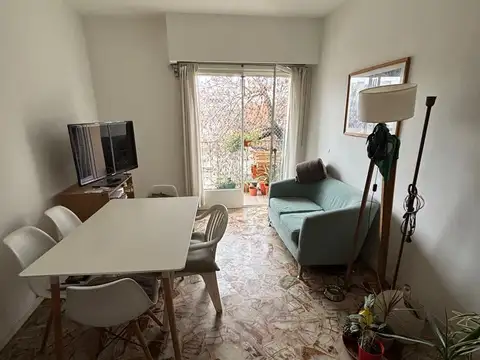 Nueva York 2300, Piso 2
