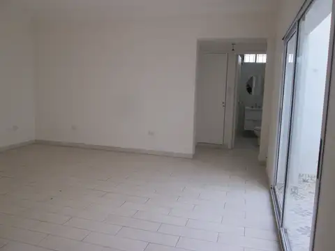 Depto Tipo Casa en Venta con 1 cocheras
