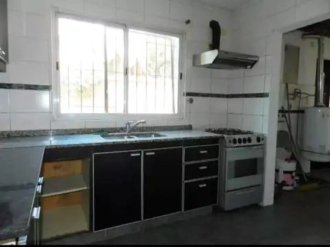 VENTA CASA + 2 DPTOS. OPORTUNIDAD - INVERSIÓN