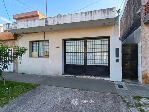 VENTA | PERMUTA- Casa con local comercial y jardín - Barrio Belgrano, Rosario.