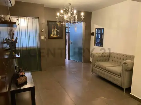 Pintos 300, Piso 0