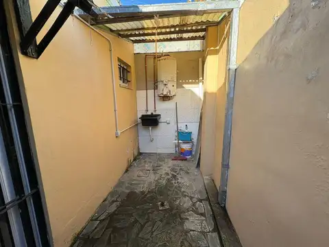 Depto Tipo Casa 2 ambientes con 1 baño