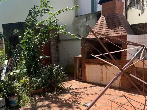 Casa 2 ambientes con 1 baño