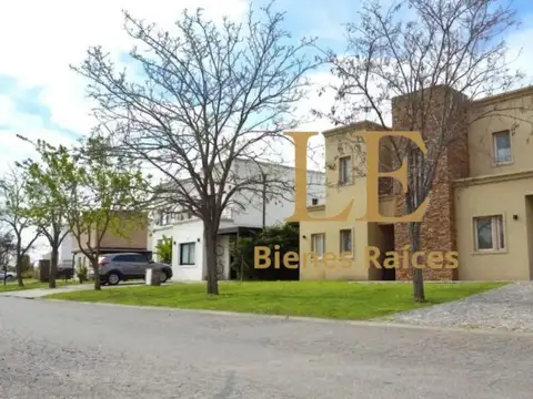 Casa en Venta en El Canton, USD 314.900