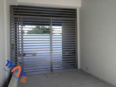 Cochera/Espacio de estacionamiento denominado Nº 6 sin techo en Edificio Boulevard Land.