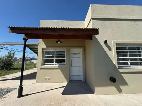 Casa 3 ambientes con 1 baño