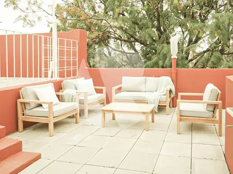 CASA EN VENTA 5 AMBIENTES CON COCHERA, TERRAZA Y QUINCHO