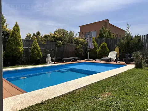 Casa en venta de 3 ambientes con jardín y pileta en Vila Marina 1, Villanueva. Tigre