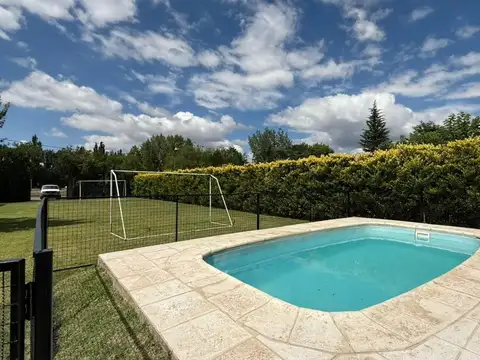 UNIDAD TURÍSTICA CON PISCINA EN LAS COMPUERTAS