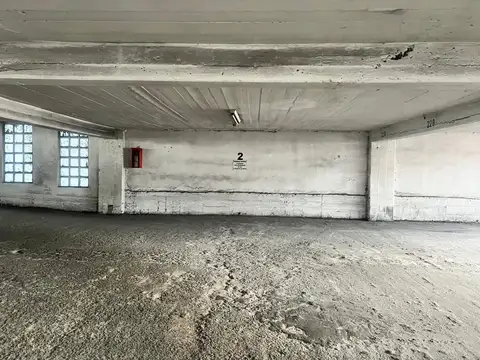 VENTA COCHERA CUBIERTA CENTRO