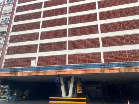 VENTA COCHERA CUBIERTA CENTRO