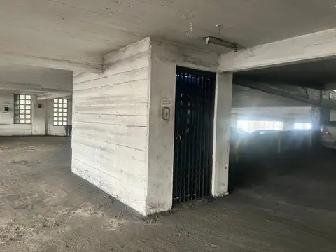 VENTA COCHERA CUBIERTA CENTRO