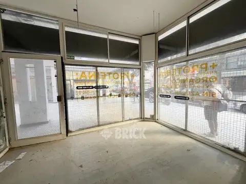 LOCAL A LA CALLE EN ARMENIA AL 2100 - TODO VIDRIERA COCINA