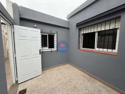 Depto Tipo Casa en Alquiler de 3 ambientes
