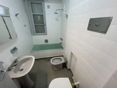 Recoleta  - Azcuénaga 1500, 3 amb, 70 mts con balcón