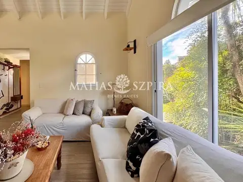 Casa en venta en Las Lajas 4 ambientes refaccionada