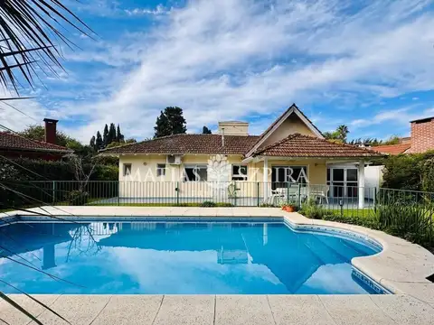 Casa en venta en Las Lajas 4 ambientes refaccionada