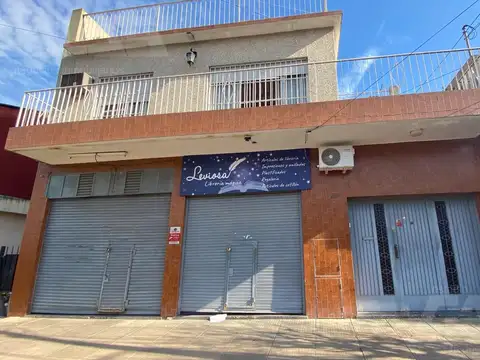 Casa 3 amb - 2 Locales - Patio - Balcón - Terraza - Garaje Cubierto - Quincho - Castelar -