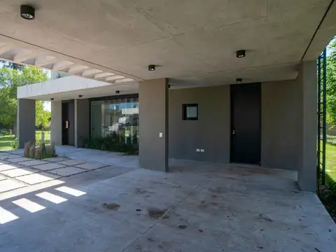 Casa en Alquiler 1 año