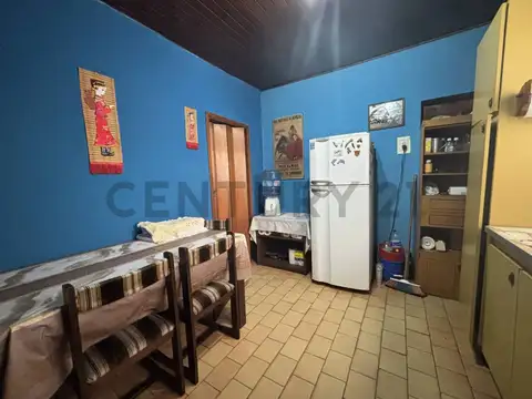 Carlos Gardel 200, Piso 0