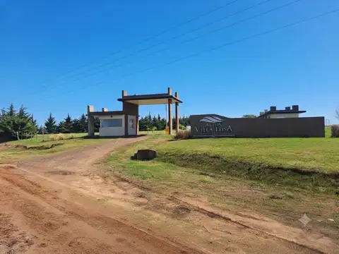 VENDO TERRENO CON CIMIENTOS EN BARRIO PRIVADO "ALTOS VILLA ELISA"