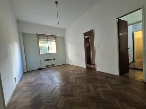 Venta Departamento 2 ambientes contrafrente mas dependencia Apto Credito en Monserrat