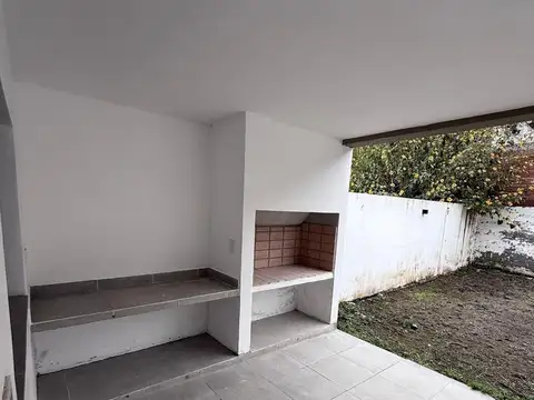 Casa en Alquiler con 1 cochera