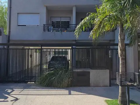 HERMOSO y AMPLIO DEPTO. 3 AMBIENTES CON COCHERA - OLIVOS - VTE. LÓPEZ