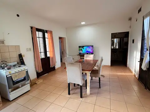 Casa 3 ambientes con 1 baño
