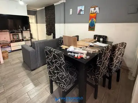 Casa 3 ambientes con 2 baños