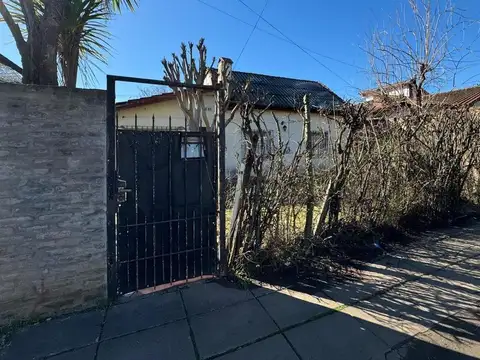 Casa en Venta en Rafael Calzada, USD 120.000