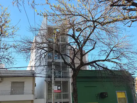 San Juan 2500, Piso 1