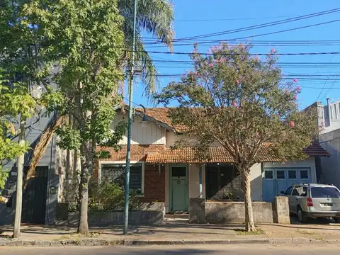 VENTA PH PLANTA BAJA FRENTE 5 AMB A RECICLAR MUNRO