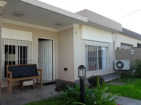 Casa APTA CREDITO de 2 dormitorios c/ cochera en Belén de Escobar