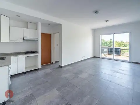 Departamento en Alquiler en Castelar Norte, $ 800.000