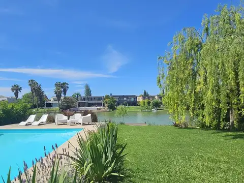 Casa en venta y en alquiler anual -Santa Bárbara, 4 dormitorios, a la laguna