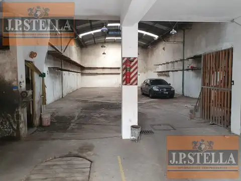 Galpon en Venta 30  mts Fondo