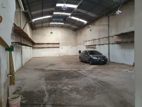 Galpon en Venta 10  mts Frente