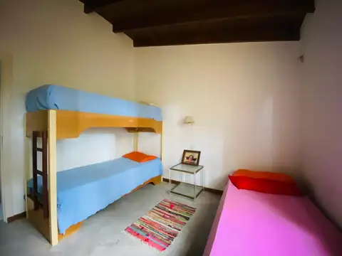 Calle 46 entre Mar del Plata y Av. Mar Azul