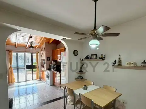 VENTA TRÍPLEX 4 AMB C/ COCHERA Y PATIO.MARTÍN CORONADO