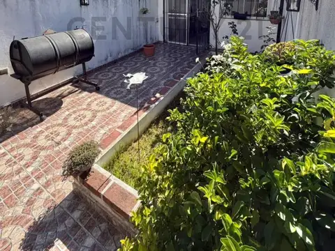 VENTA TRÍPLEX 4 AMB C/ COCHERA Y PATIO.MARTÍN CORONADO